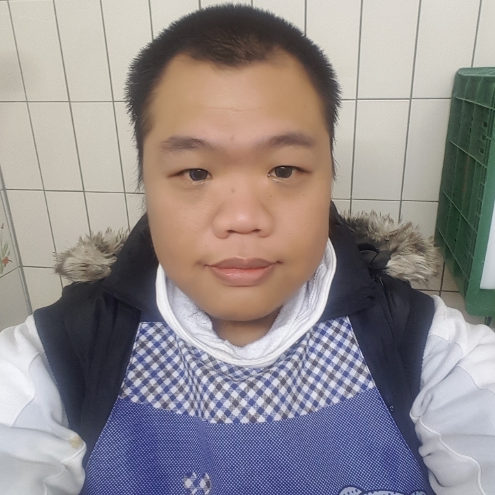 黑熊的第一张照片--新北中老年相亲网