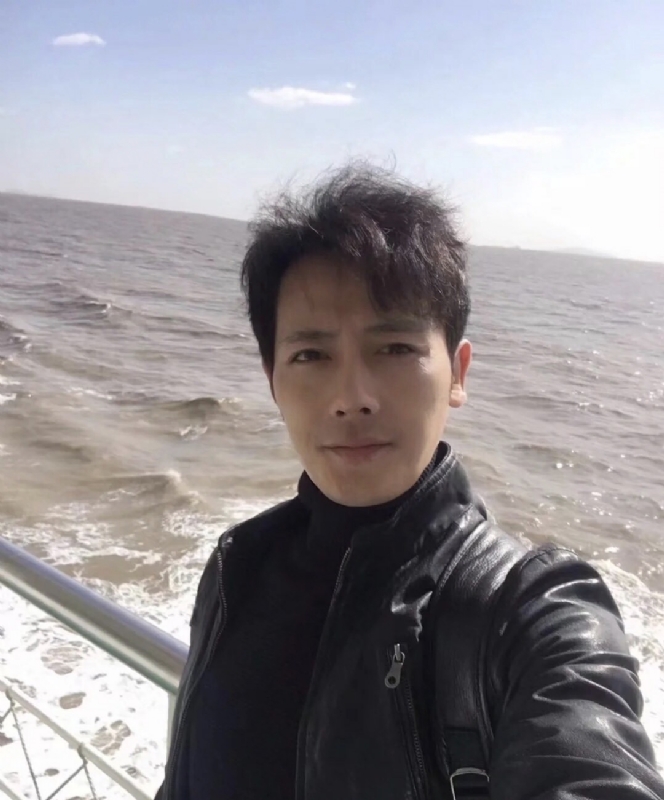 疯狂的小鱼的第一张照片--新北中老年相亲网